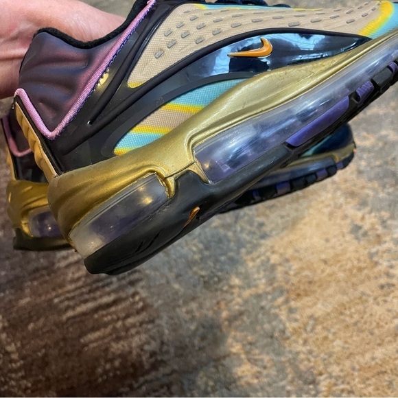 Nike Air Max Deluxe Heritage Sneakers - Picture 16 of 16